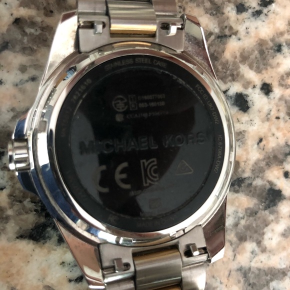 Michael Kors Bradshaw Smartwatch - Two Bands main image 5